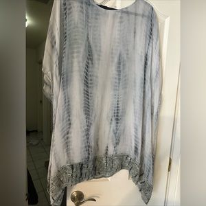 Zara basic swim suit cover up , beautiful pattern perfect condición new out tags